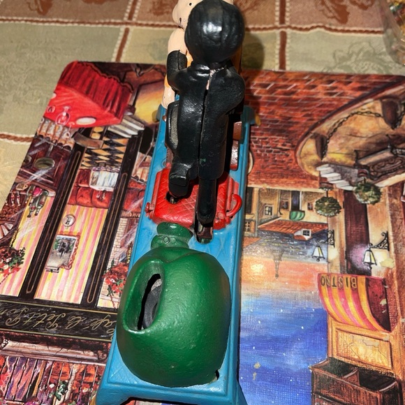 Vintage Cast Iron The Dentist Chair/Pulling Teeth Mechanical Bank Works great! - Picture 7 of 8